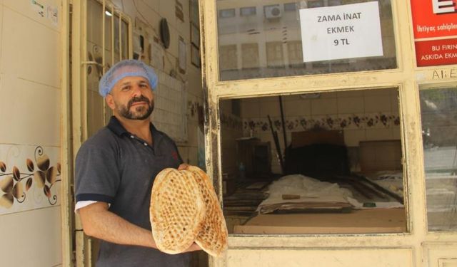 Komşu fırıncılara kızdı, ekmekte 3 lira indirim yaptı