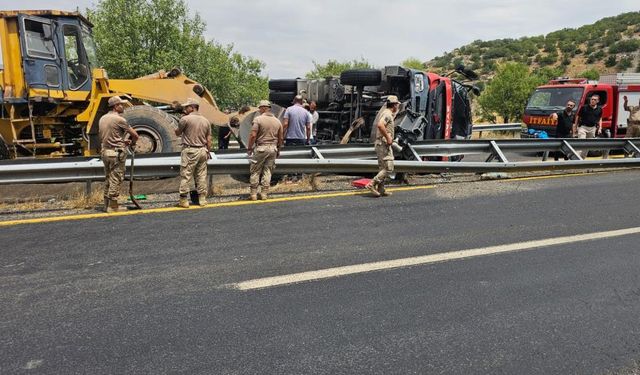 Diyarbakır'da yangın söndürmeye giderken kaza yapan itfaiye erinden acı haber