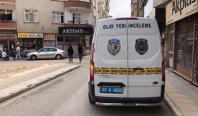 84 yaşındaki kadın dördüncü kattan düştü
