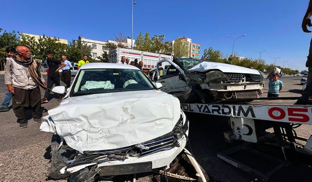 Şanlıurfa Siverek'te  feci kaza: Ölü ve yaralılar var