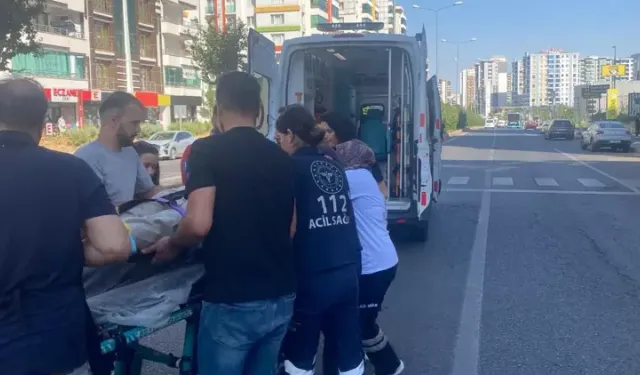 Diyarbakır’da karşıya geçmeye çalışan yayaya otomobil çarptı