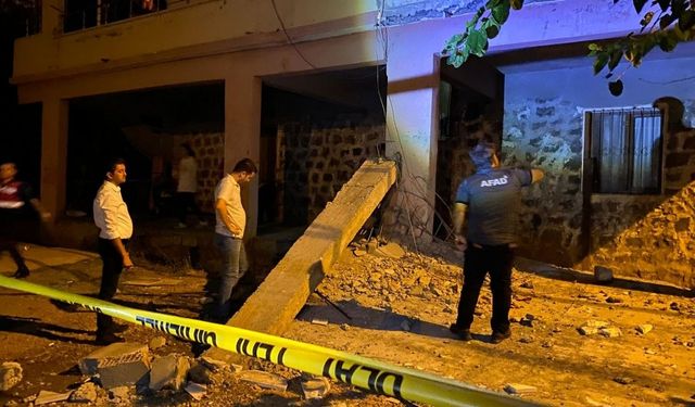 Diyarbakır'da evin balkonu çöktü: Yaralılar var