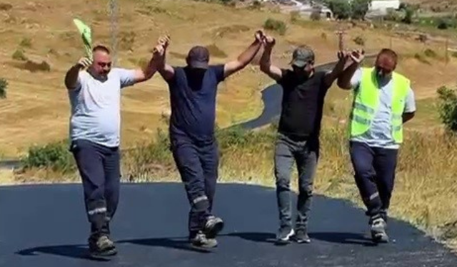 Asfalt ekibinin halaylı sevinci sosyal medyada gündem oldu