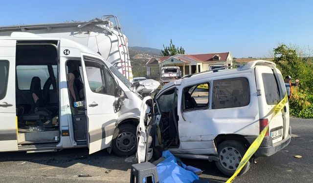 İzmir'de feci kaza: Ölü ve yaralılar var