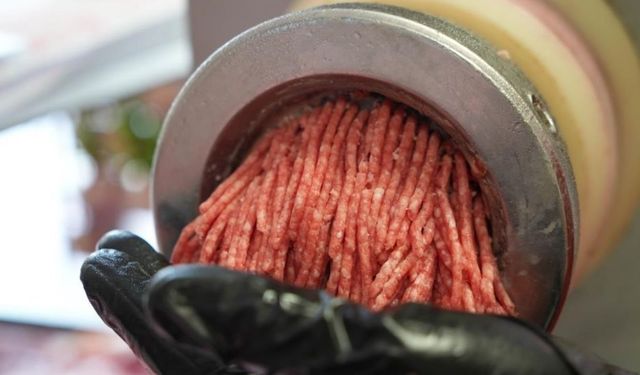 Kıyma makinesinden bakın ne çıktı? Vatandaşa zehir yedirmişler!