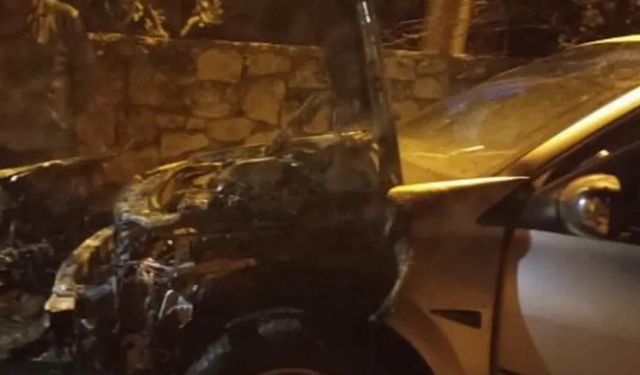 Siirt’te seyir halindeki otomobil alev aldı