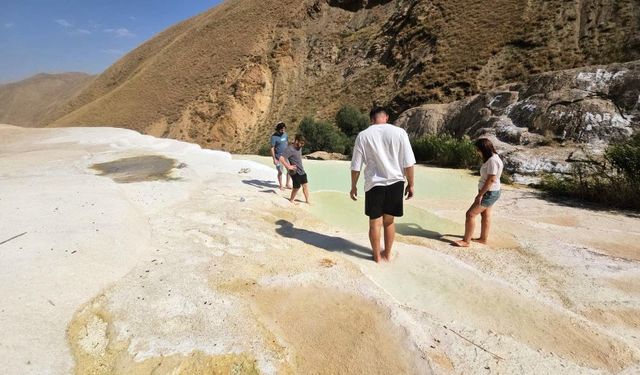 Van’ın travertenleri, Pamukkale gibi