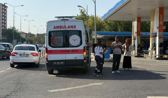 Diyarbakır’da ambulans kazası: Sağlıkçılar basına engel oldu