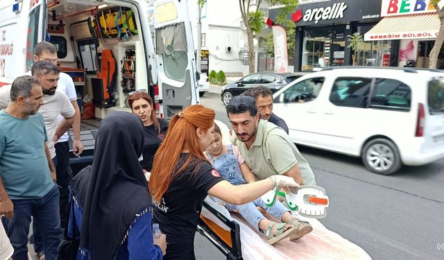 Diyarbakır’da yolun karşısına geçmek isteyen çocuğa araba çarptı