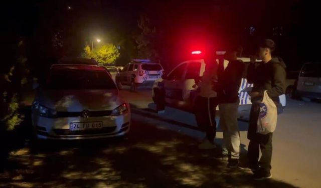 Çekirdek çitleyerek asayiş olayını izlediler