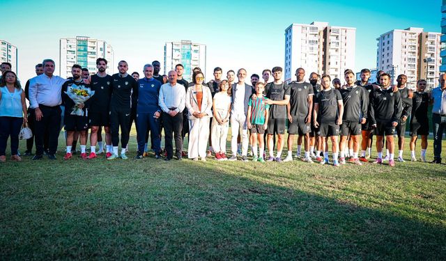 Diyarbakır’da Eş Başkanlardan Amedspor’a dayanışma ziyareti