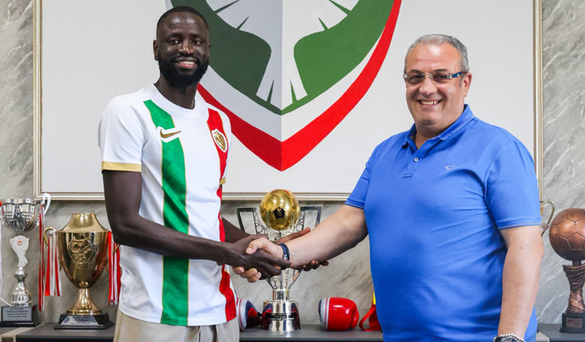 Amedspor Cheikhou Kouyate'yi kadrosuna kattı