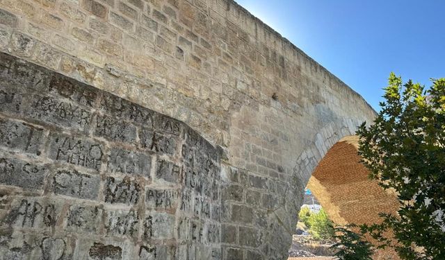 Diyarbakır’da tarih gözler önünde yok oluyor