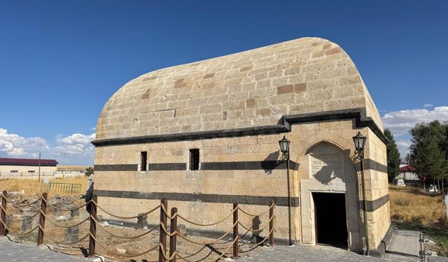 Tarihi Hamur Kümbeti yeniden ziyarete açıldı