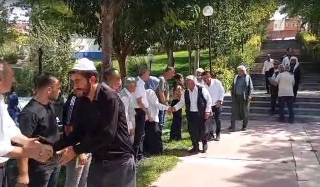 Diyarbakır Çınar’da yılların küslüğü sona erdi: Akgül ve Aydın aileleri barıştı