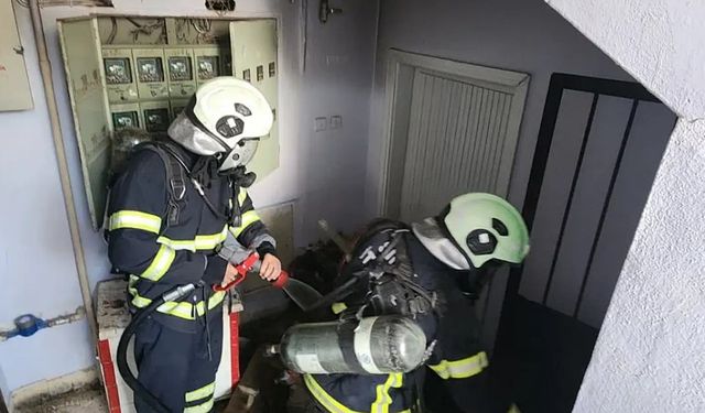 Siirt'te apartman boşluğunda korkutan yangın