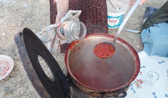 Kadınların kışlık menemen mesaisi başladı