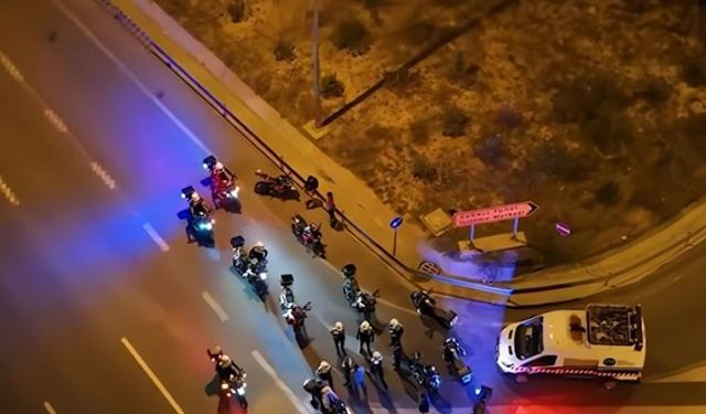 Trafiği tehlikeye atan 17 motosiklet sürücüsü yakalandı