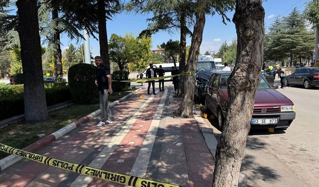 Eşini, kayınvalidesini ve baldızını silahla vurdu