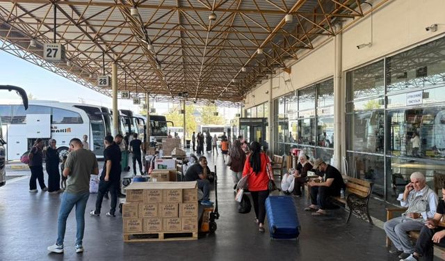 Diyarbakır otogarında okul yoğunluğu