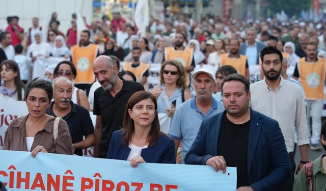 Diyarbakır’da “Barışa ses ver” yürüyüşü