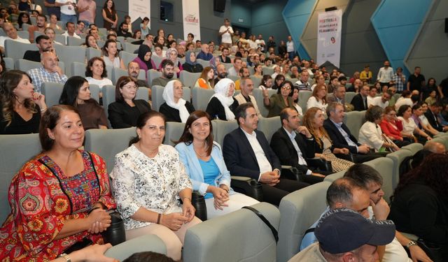 Diyarbakır Eşbaşkanı Bucak, Sur’un Hafızası belgeselini izledi