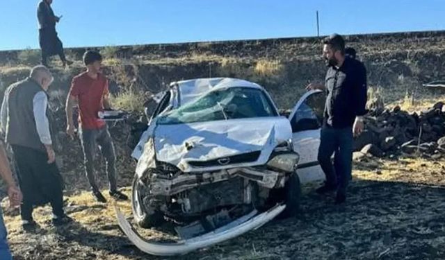 Siverek-Çermik karayolunda kontrolden çıkan araç hurdaya döndü