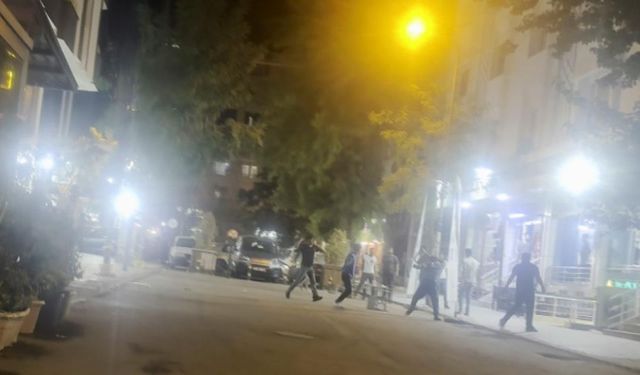 Diyarbakır’da kahvehane önünde tabureli kavga