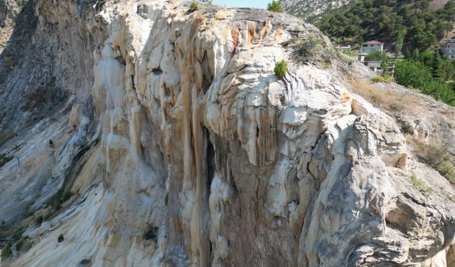 Tokat'ta depremle açığa çıkan doğal güzellik hayran bırakıyor