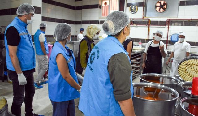 Diyarbakır’da 1 ton sağlıksız ürün imha edildi
