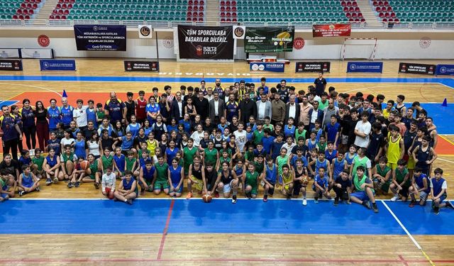Başarılı basketbolcular Hazro Belediyespor'da