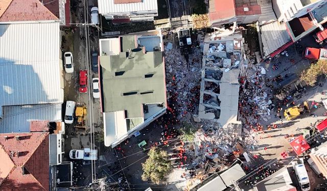Gebze'de çöken bina havadan görüntülendi