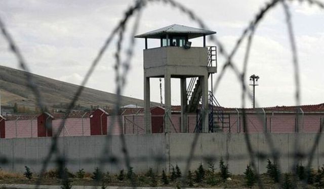 Cezaevine iç çamaşırına gizlenmiş uyuşturucu sokmaya çalıştılar