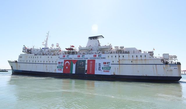 17. “İyilik Gemisi”, Türkiye'den Gazze'ye gitti