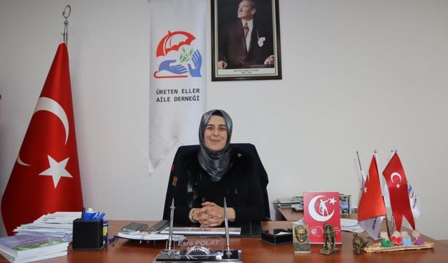 Hem ailesine hem mahallesine hizmet ediyor