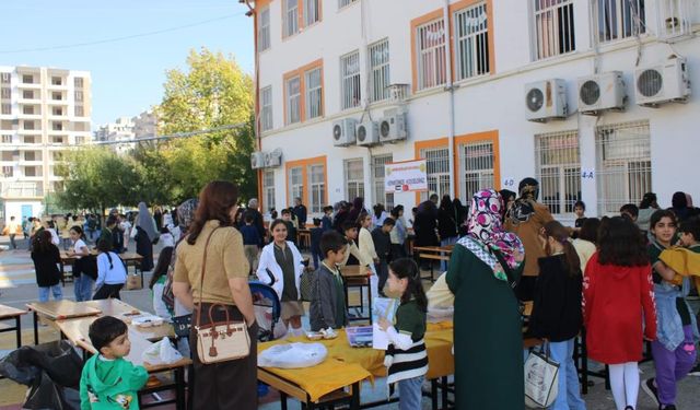 Diyarbakır’da minik yüreklerden Gazze’ye destek