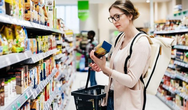 Ticaret Bakanlığı’ndan yeni etiket düzenlemesi: İndirimden önceki fiyat zorunlu