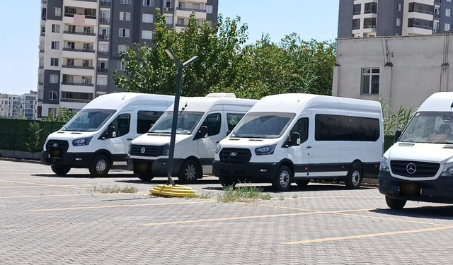 Diyarbakır’da ders süresi düzenlemesi servis krizine dönüştü