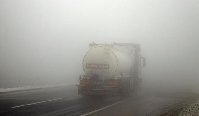 Erzincan'da görüş mesafesi 30 metreye kadar düştü
