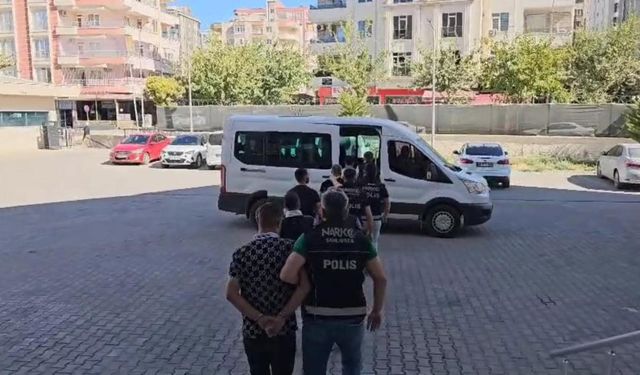 Şanlıurfa'da 17 adrese eş zamanlı operasyon