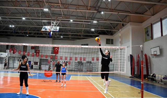 DBB Kadın Voleybol Takımı 1. Lig’e hazır