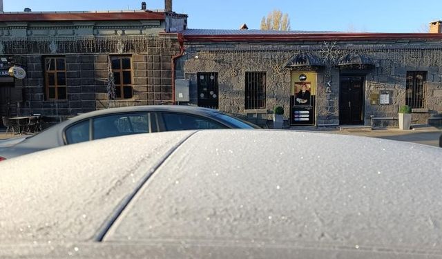 Kars'ta termometreler eksi 13'ü gösterdi