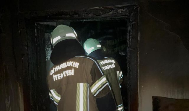 Diyarbakır'da apartmanda korkutan yangın: Dumandan etkilenenler var