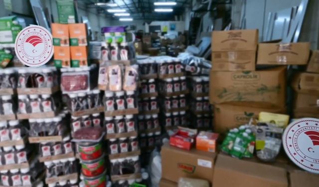 Son kullanma tarihi geçmiş 30 ton gıda ele geçirildi