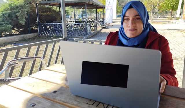 Diyarbakır'da zor durumda kalan öğrenciye bilgisayar hediye edildi!