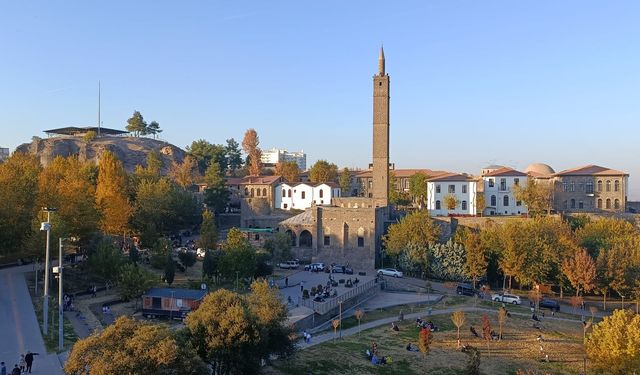 Diyarbakır'da bir peygamber, bir imparator, 27 sahabe…