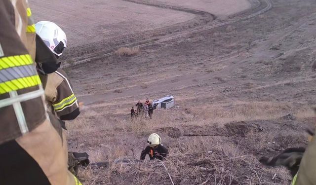 Diyarbakır’da takla atan araçta sürücü yaralandı