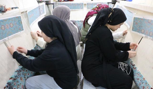 Diyarbakır’da kadınların el emeği halıları Avrupa yolcusu