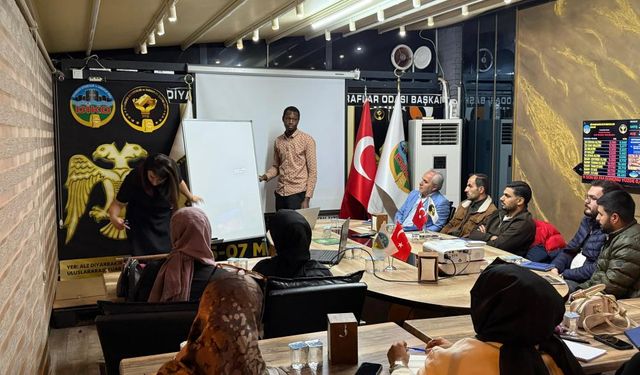 Diyarbakır’da kuyumcular İngilizce öğreniyor