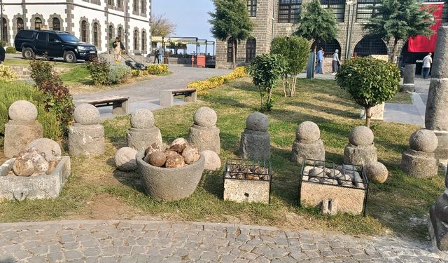 Diyarbakır İçkale’de 2 bin yıllık cephanelik